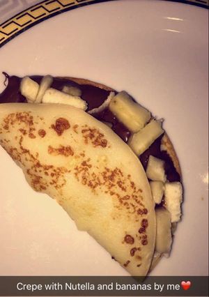 A picture of Banana and Nutella crepe.