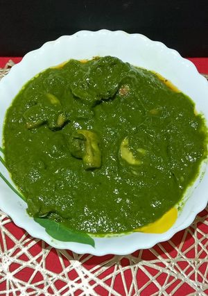 A picture of Palak Mushrooms.