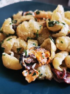 Egyszerű mediterán tészta recept fotója