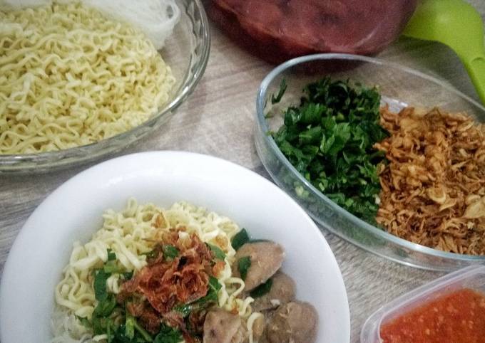 Bakso kuah iga sapi