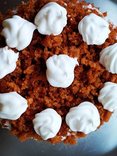 ரெட் வெல்வெட் கேக்(red velvet cake recipe in tamil) செய்முறை முக்கிய புகைப்படம்
