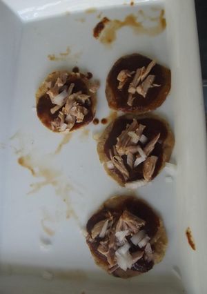 Una foto de Garnachitas de mole y pollo