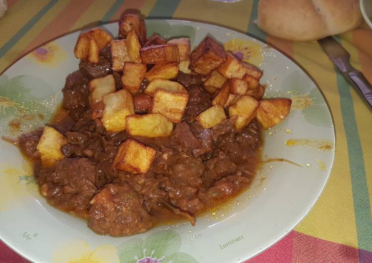 Carne de ciervo estofada rica rica y fácil de la Brigada Espartana