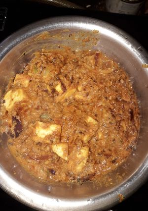 A picture of Paneer tikka masala.