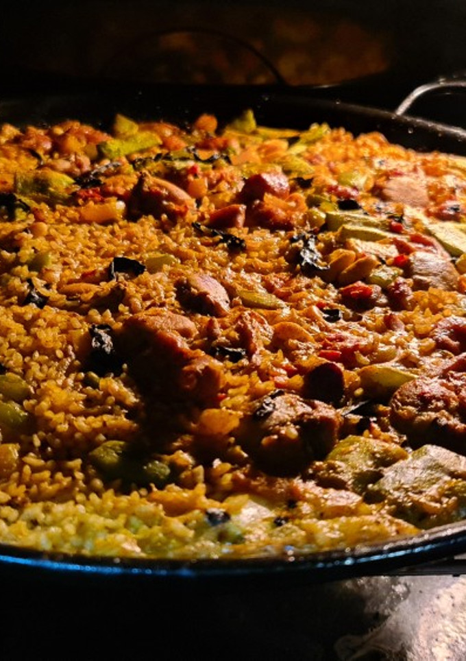 Una foto de Arroz de conejo al horno con trompetas de la muerte🐇🍄