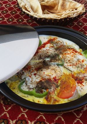 صورة لوصفة طاجن بيض عيون بالخضار
