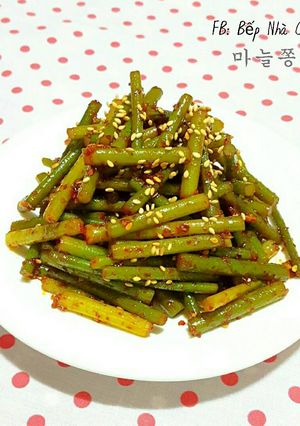 Hình của món Ngồng Tỏi Xào 마늘쫑볶음.