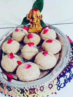 ચુરમા લાડુ (Churma Ladoo Recipe In Gujarati) રેસીપી મુખ્ય ફોટો