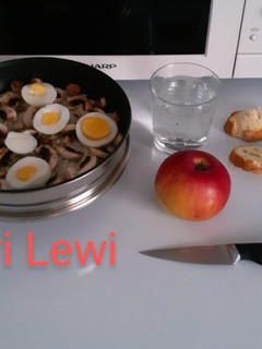 Una foto de Comida completa en Placa de inducción 1 (receta caliente de 8 ingredientes)