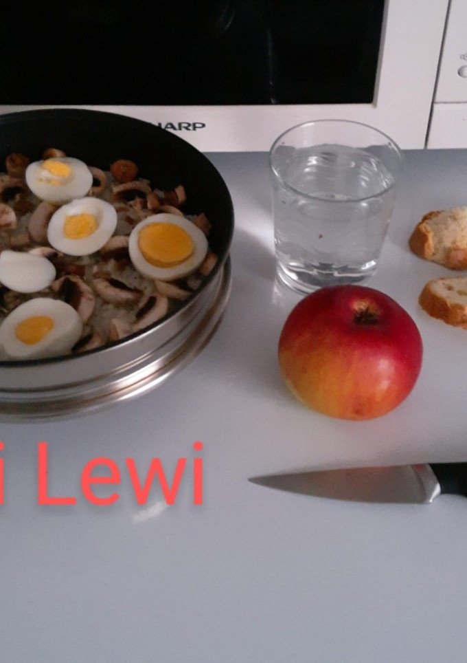 Una foto de Comida completa en Placa de inducción 1 (receta caliente de 8 ingredientes)