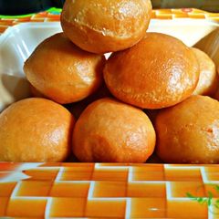 A picture of Simple doughnuts.