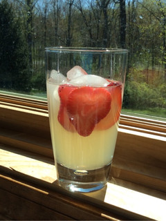 A picture of Homemade Lemonade 🍋.