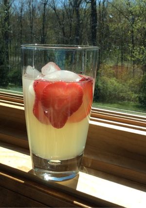 A picture of Homemade Lemonade 🍋.