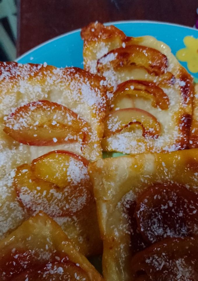Una foto de Facturas express de hojaldre y manzanas 🍏🍎