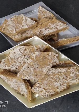 સુખડી (Sukhdi Recipe in Gujarati) રેસીપી મુખ્ય ફોટો