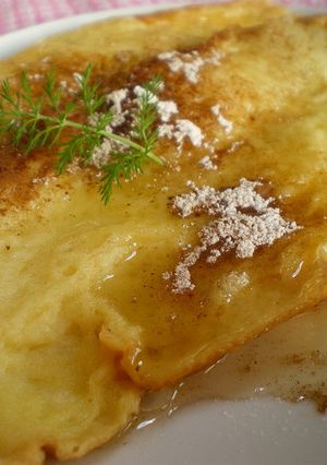 A picture of Microwave-Cooked Fluffy French Toast.