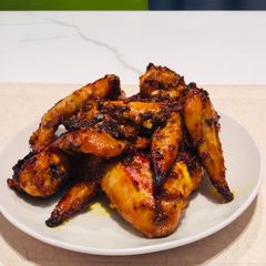 A picture of Grilled chickenwings.