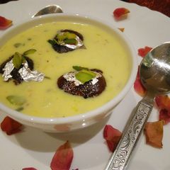 Kala jamun with rabdi A picture of Kala jamun with rabdi.