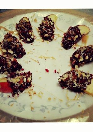 A picture of Dark Chocolate Dipped Apple Wedges.