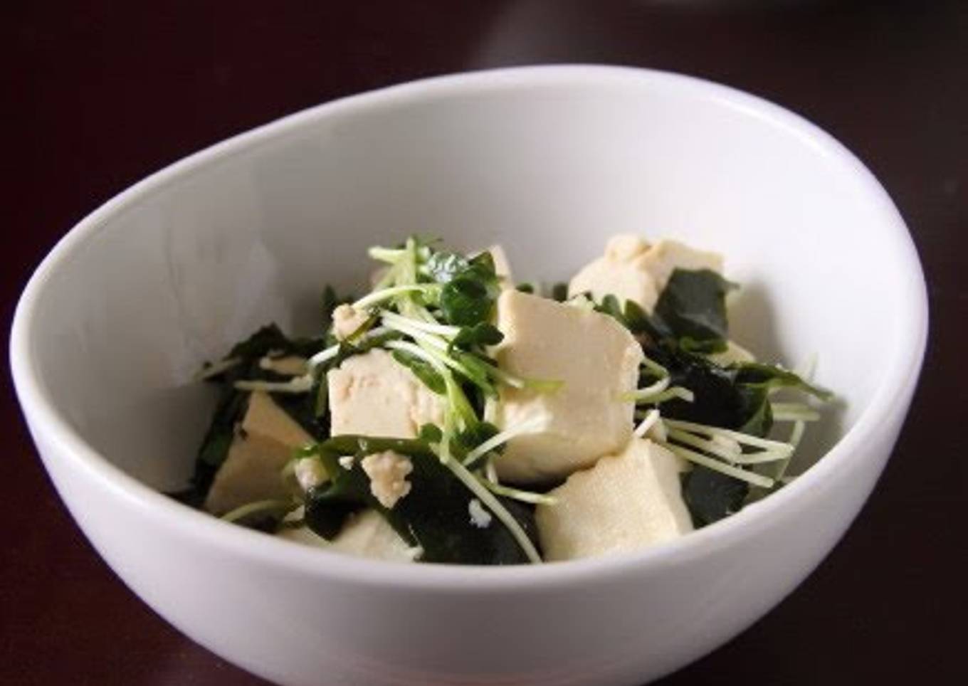 A light tofu and wakame seaweed salad