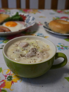 A picture of Simple Chinese Cabbage & Chicken Thigh Simmered in Cream Sauce.