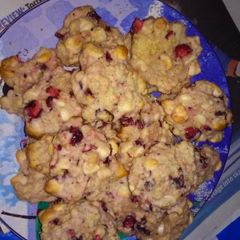 A picture of Cranberry oatmeal cookies.