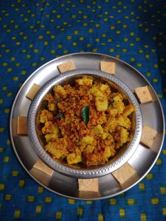*சேனைக்கிழங்கு தோரன்*(senaikilangu thoran recipe in tamil) செய்முறை முக்கிய புகைப்படம்