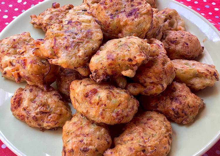 Frittelle di zucchine, alici e nepitella (mentuccia)