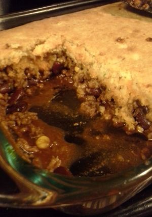 A picture of Taco cornbread bake.