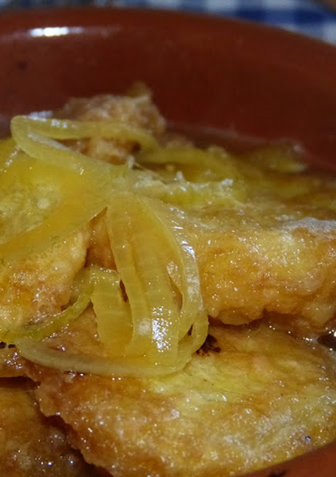 Una foto de Patatas a la importancia con pollo
