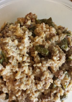 A picture of Cheesy Beef and Rice Cassarol.