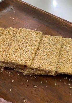 A picture of Old-Fashioned Sesame Candy 老式芝麻糖.