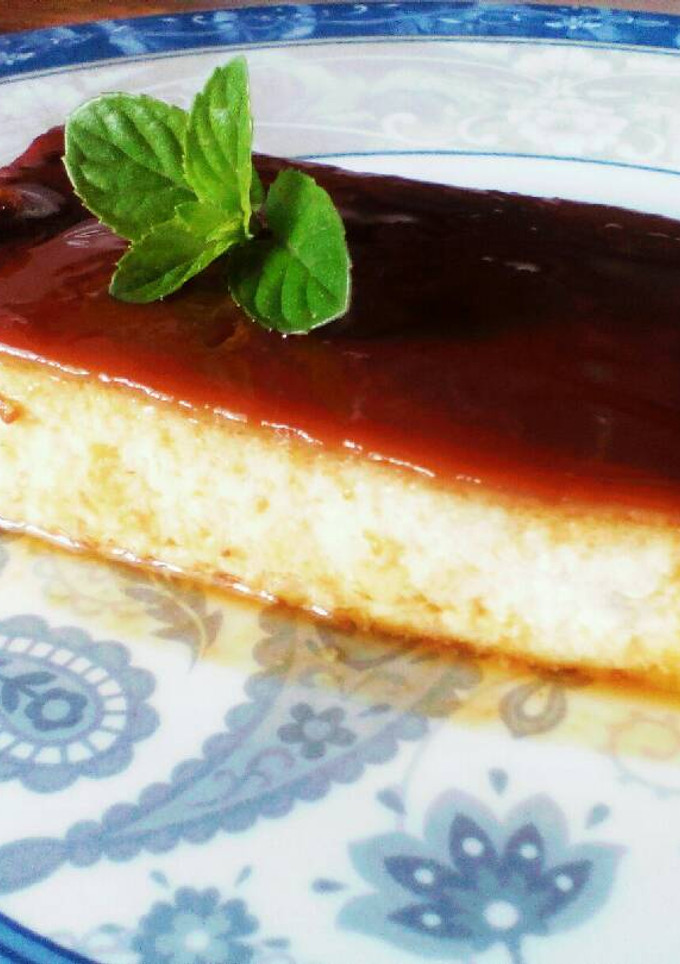 Una foto de Flan de fresa