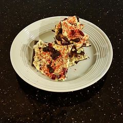 A picture of Cranberry Crispy Bark.