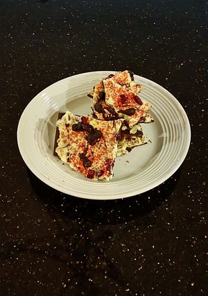 A picture of Cranberry Crispy Bark.
