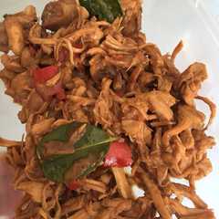 Ayam Suwir Pedas Manis রেসিপির প্রধান ছবি