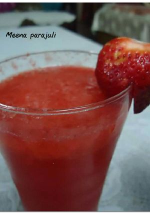 A picture of Simple Strawberry shake 😊😊😊.