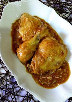 Una foto de Pollo en salsa de siete especias libanesas, tandoori y azafrán