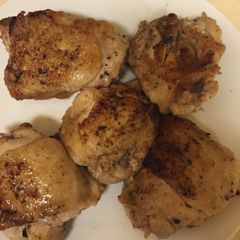 A picture of Pan Seared Chicken Thighs.