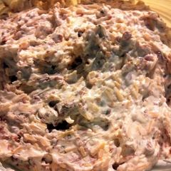 A picture of Chedder bacon ranch dip.