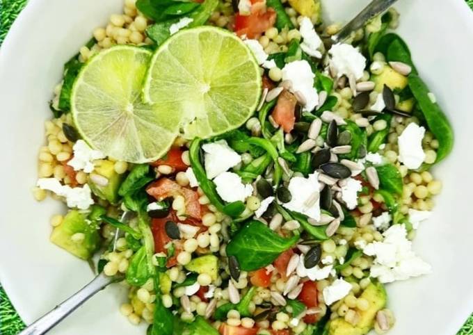 Salade de couscous perlé avocat et fêta