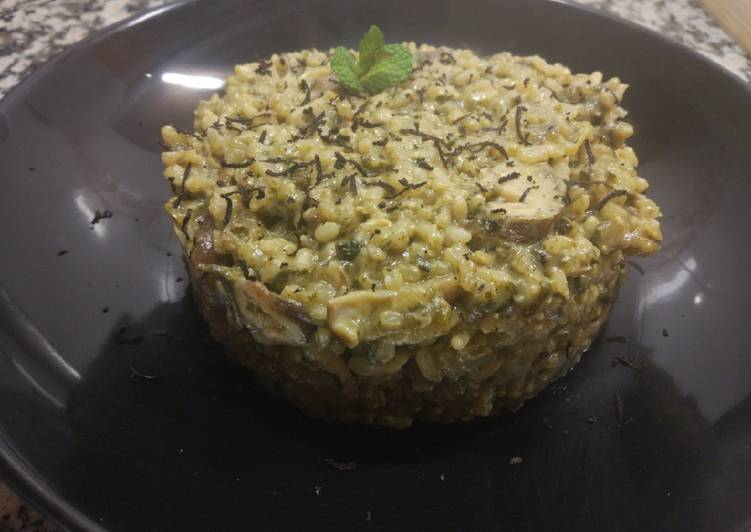 Risotto de setas shiitake y espinacas con trufa