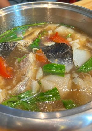 Hình của món Lẩu Đầu Cá Bớp Măng Chua.