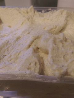 A picture of Vanilla Coconut-Buttercream Frosting.