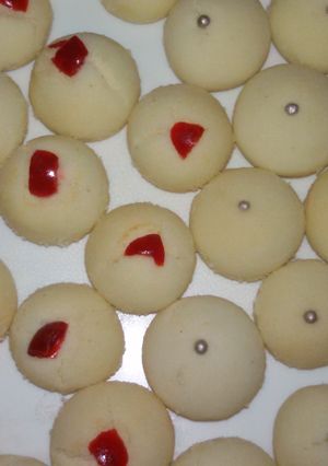 A picture of Nankhatai (Snowballs).