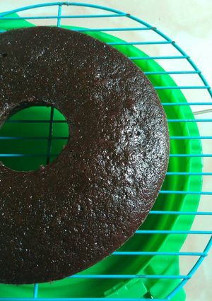 Foto resep Simple & moist chocolate cake