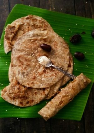 A picture of Sesame seeds and dates puran poli.
