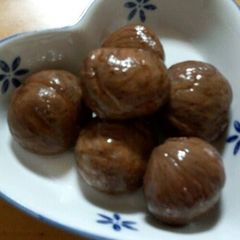 A picture of Chestnuts Simmered in their Inner Skins without Baking Soda.