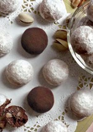 A picture of Crispy Chocolate Snowballs.