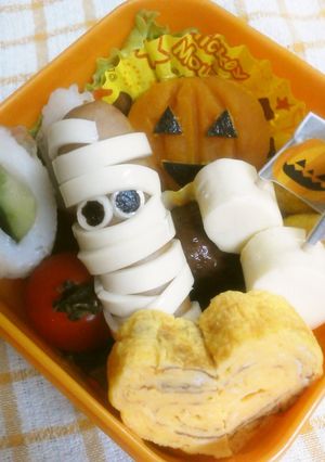 A picture of Halloween Character Bento: Simmered Kabocha Jack O'Lanterns.